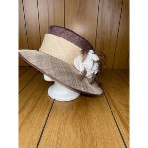 London Designer Collection Natural Fibres White Flowers Feathers Beige Derby